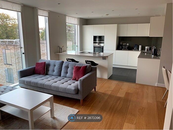 2 Bedroom Flat To Rent In Kingfisher Way, Cambridge, CB2