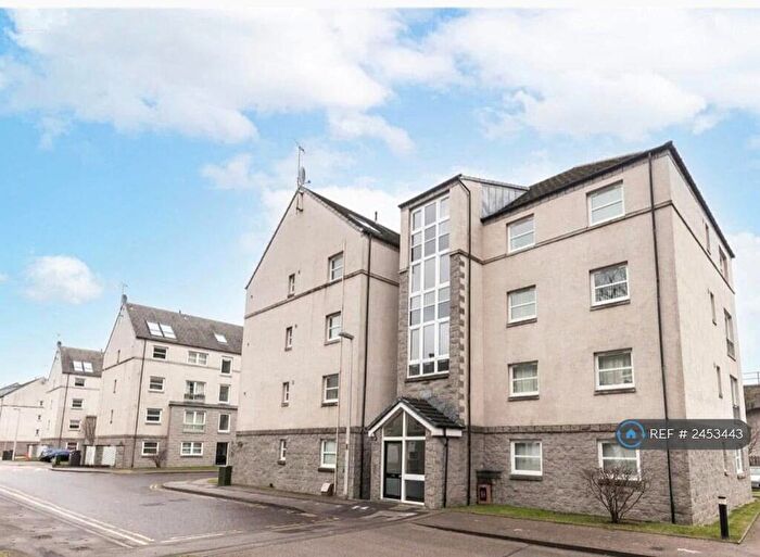 2 Bedroom Flat To Rent In South College Street, Aberdeen, AB11