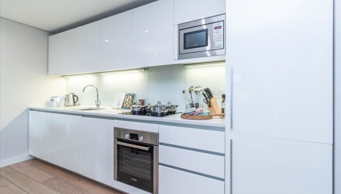 3 Bedroom Flat To Rent In Merchant Square East, London, W2