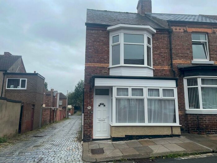 2 Bedroom Flat To Rent In Montrose Street, Darlington, County Durham, DL1