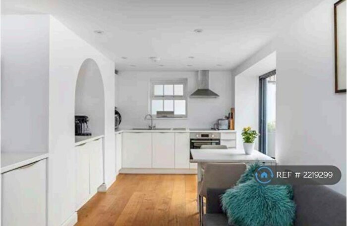 1 Bedroom Flat To Rent In St Cross Road, Winchester, SO23