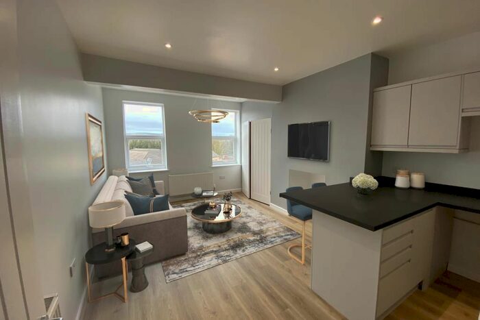 2 Bedroom Flat To Rent In Chantrey Road, Woodseats, Sheffield, S8