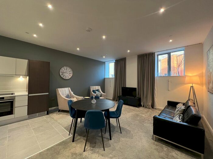 2 Bedroom Flat To Rent In Corporation Street, The Co-Operative, CV1