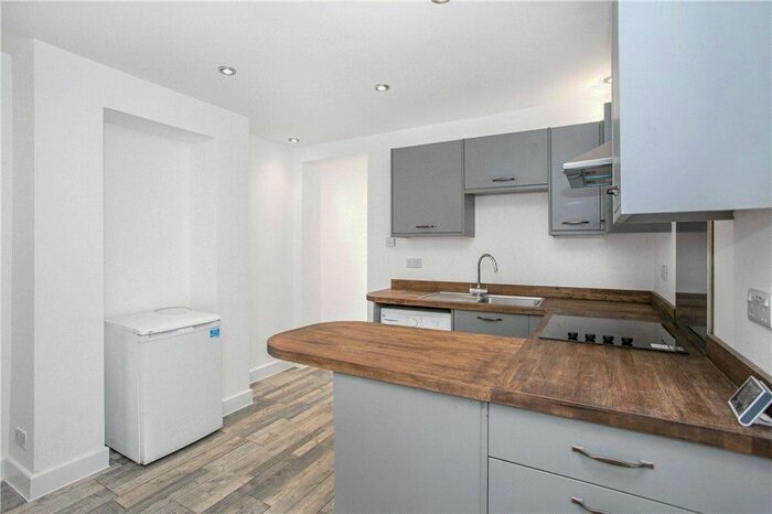 3 Bedroom Terraced House To Rent In Keens Road, Croydon, CR0