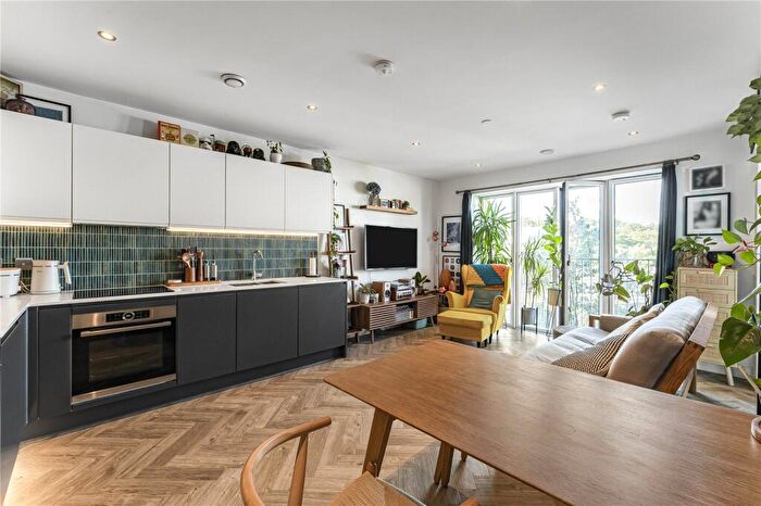 1 Bedroom Apartment For Sale In Monkwood Way, London, E3