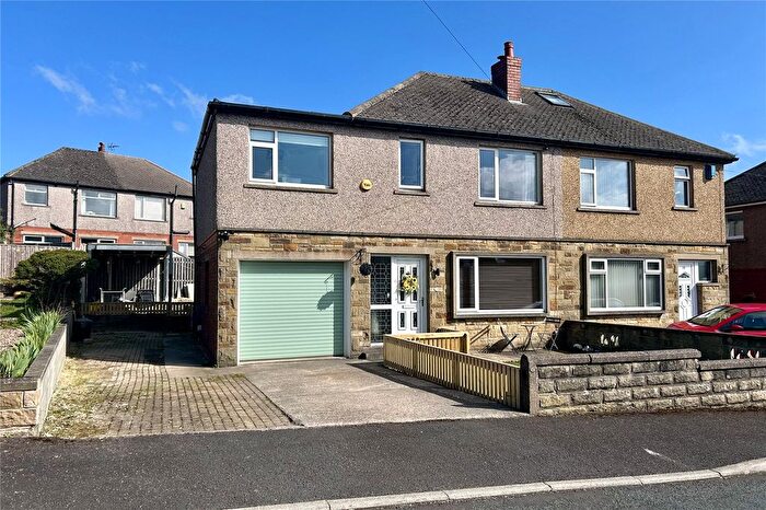 4 Bedroom Semi Detached House For Sale In Weatherhill Crescent, Birchencliffe, Huddersfield, West Yorkshire, HD3
