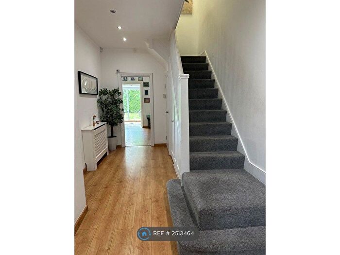 6 Bedroom Semi-Detached House To Rent In Longland Drive, London, N20