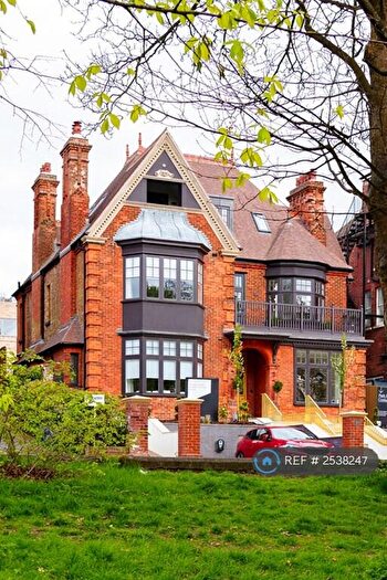 2 Bedroom Flat To Rent In Beaconsfield Villas, Brighton, BN1