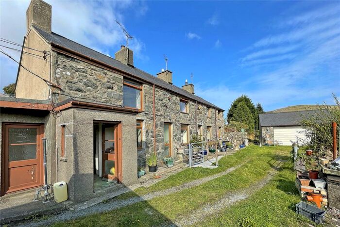 3 Bedroom Terraced House For Sale In Llanaelhaearn, Caernarfon, Gwynedd, LL54