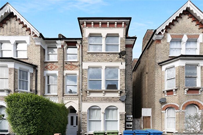 2 Bedroom Flat To Rent In Oakhurst Grove, East Dulwich, London, SE22