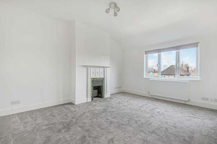 2 Bedroom Maisonette To Rent In Northwood, Harrow, HA6