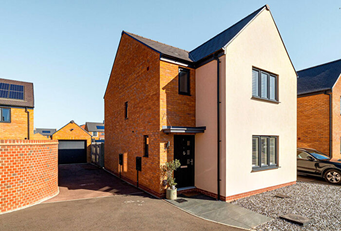 3 Bedroom Detached House For Sale In Ruby Avenue, Bishops Cleeve, Cheltenham, Gloucestershire, GL52