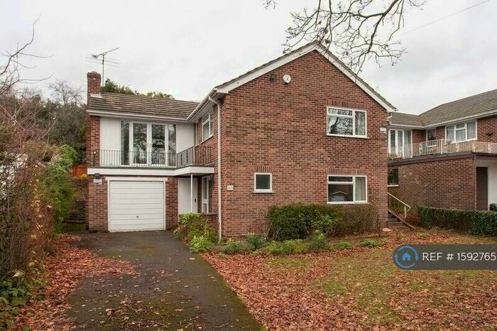 3 Bedroom Detached House To Rent In Western Avenue, Woodley, Reading, RG5