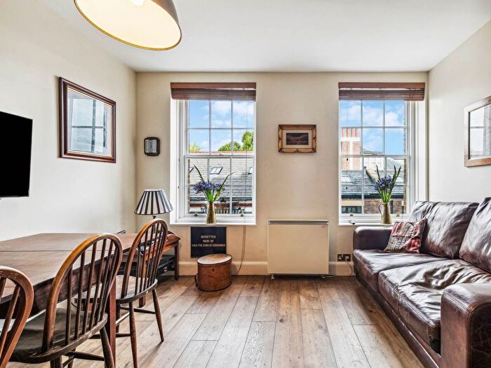 1 Bedroom Flat To Rent In Water Lane, Richmond, TW9