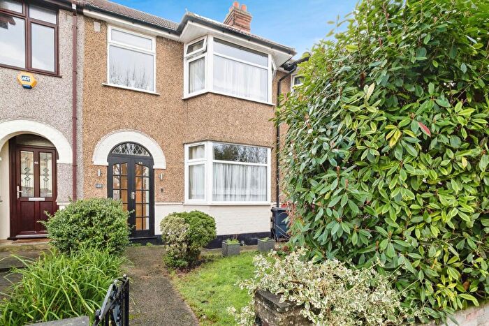 3 Bedroom Terraced House For Sale In Canfield Road, Woodford Green, IG8