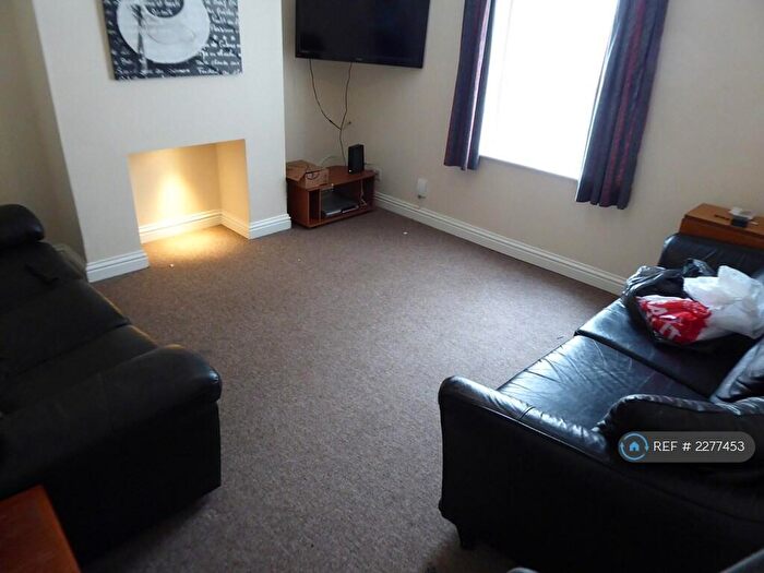5 Bedroom Terraced House To Rent In Bath Street, Stoke, ST4