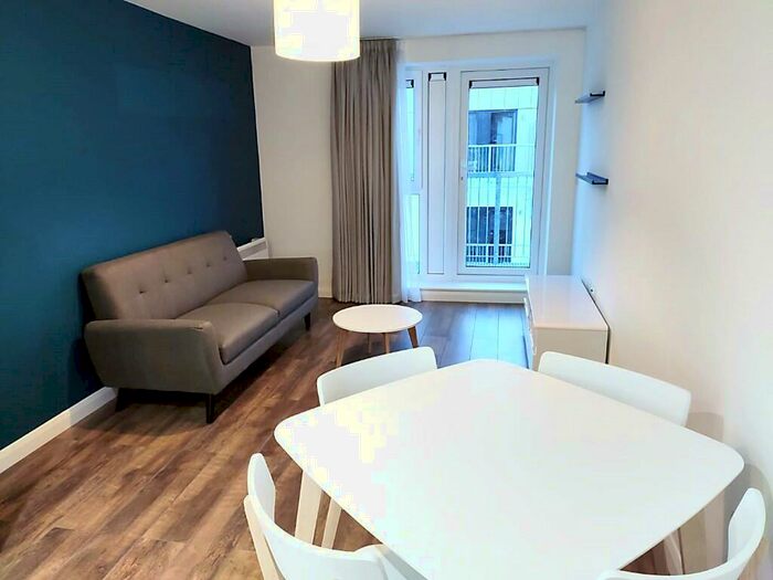 1 Bedroom Flat To Rent In Stoke Road, Slough, Berkshire, SL2