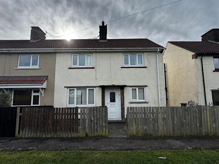 3 Bedroom Semi-Detached House To Rent In Holly Park, Brandon, DH7