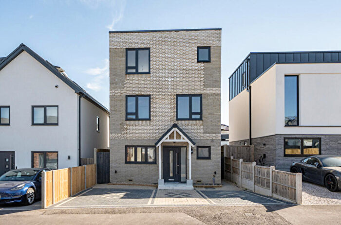 4 Bedroom Detached House For Sale In Cherry Walk, Ambrosden, Bicester, OX25