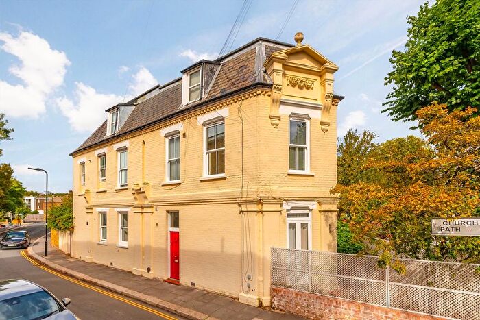 1 Bedroom Flat For Sale In Beaumont Road, Chiswick, W4