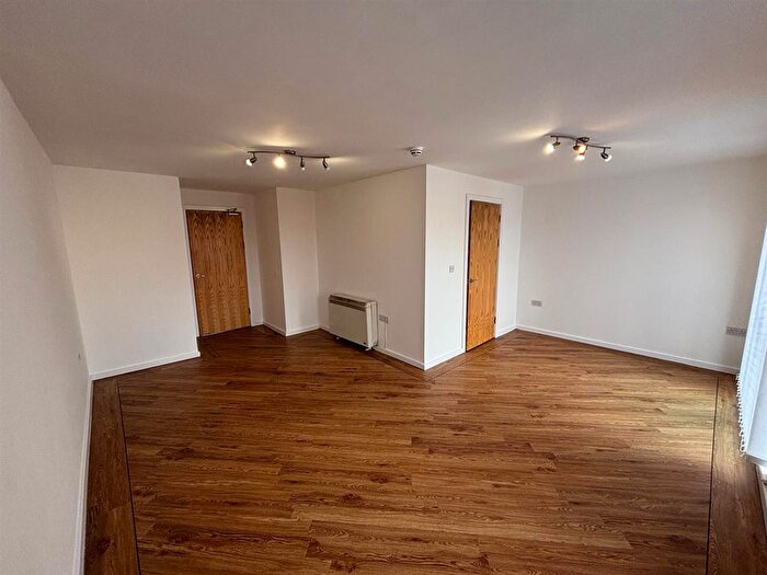 2 Bedroom Flat To Rent In Low Street, Sunderland, SR1