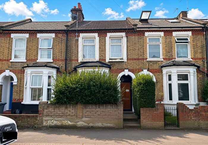 3 Bedroom Flat For Sale In A Tynemouth Road, Tottenham, London, N15