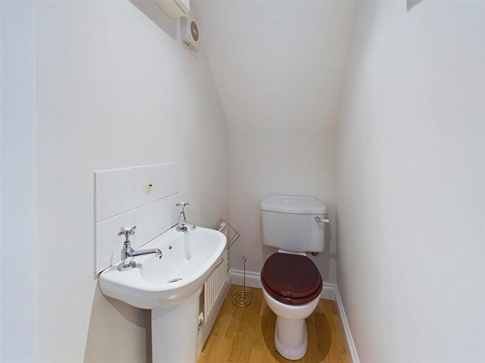 5 Bedroom Semi-detached House To Rent In Waterside Drive, Mounsorrel, LE12