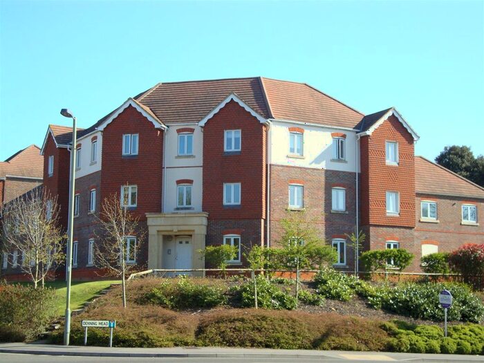 2 Bedroom Flat To Rent In Greenly Court, Denning Mead, Andover., SP10