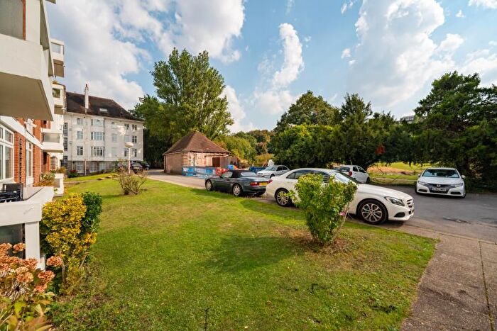 2 Bedroom Flat To Rent In Greystoke Court, Hanger Lane, W5