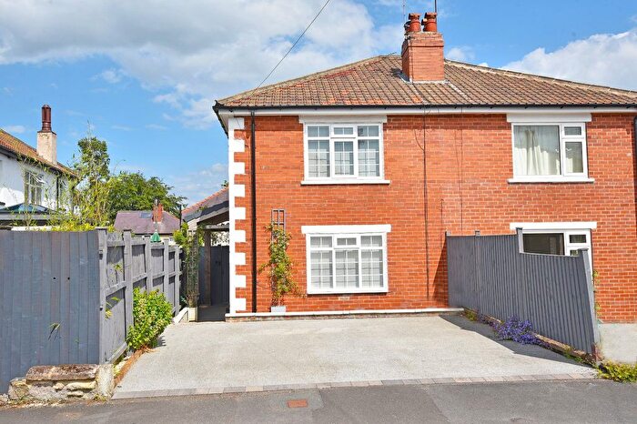 3 Bedroom Semi-Detached House For Sale In Mount Gardens, Harrogate, HG2