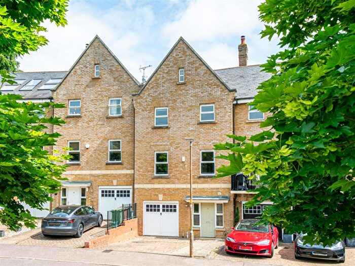 4 Bedroom Terraced House For Sale In Ellis Fields, St. Albans, AL3