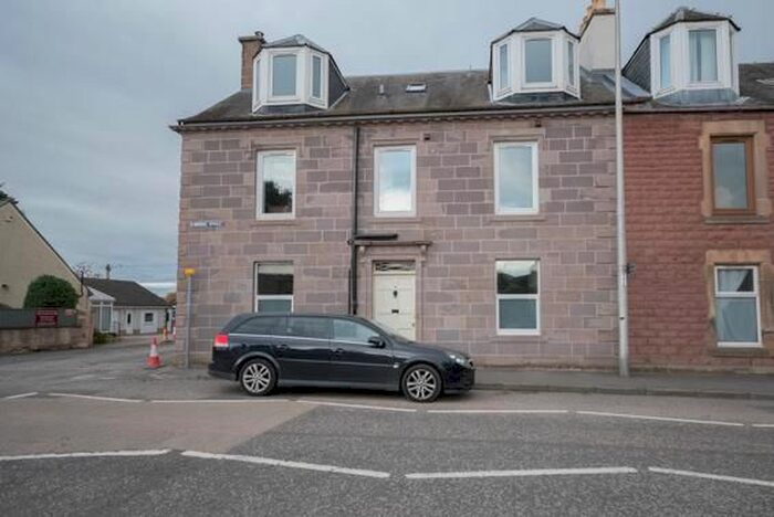 2 Bedroom Flat To Rent In North Bridge Street, Crieff, PH7