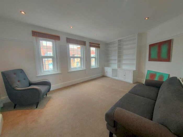 2 Bedroom Flat To Rent In The Broadway, London, NW7