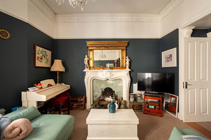 1 Bedroom Flat For Sale In Marine Parade, Brighton, BN2