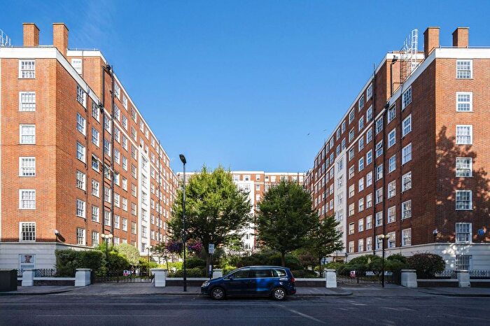 Studio To Rent In Edgware Road, Hyde Park Estate, London, W2