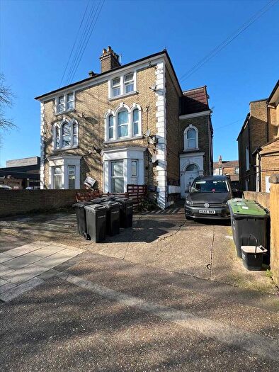 Studio To Rent In The Grove, Gravesend, DA12