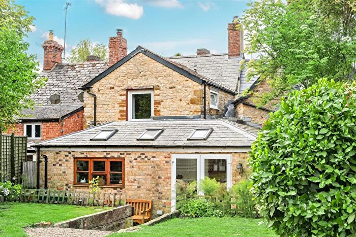 2 Bedroom Cottage For Sale In High Street, Culworth, OX17