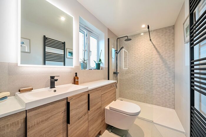 5 Bedroom Detached House For Sale In Sandford View, Newton Abbot, TQ12