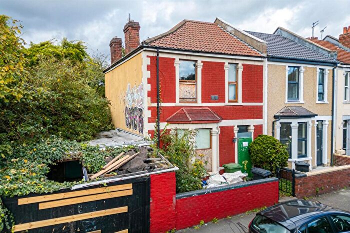 2 Bedroom House For Sale In House + Garage | Modernisation, BS2
