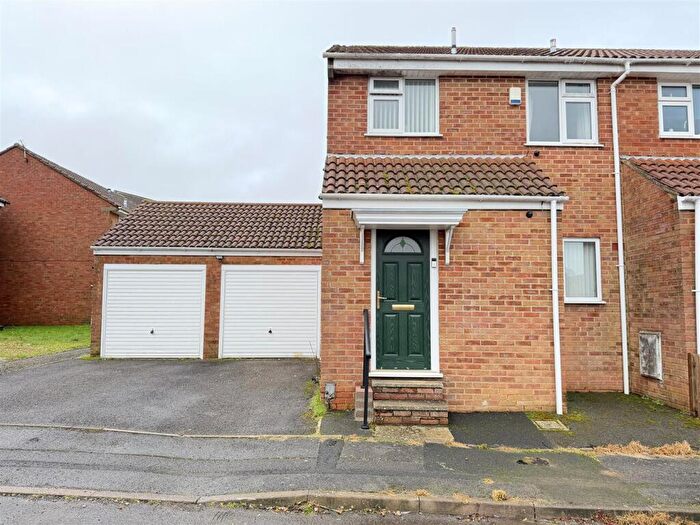 3 Bedroom Semi Detached House For Sale In Aspen Gardens, Poole, BH12