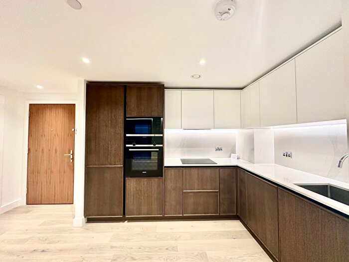 2 Bedroom Flat To Rent In Calthorpe, London, WC1X