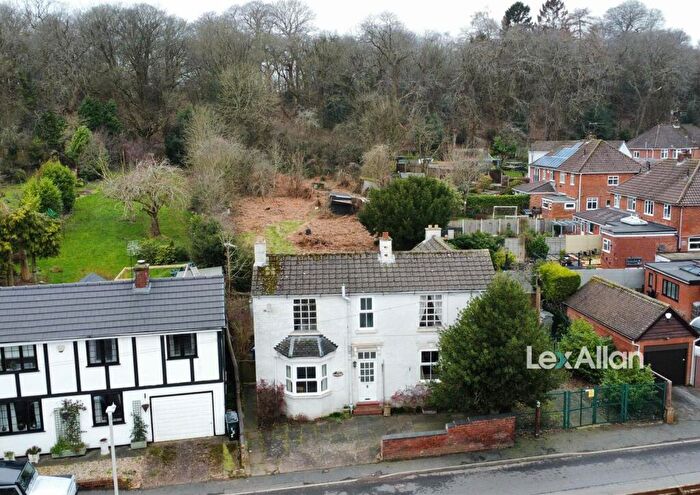 3 Bedroom Detached House For Sale In Mount Pleasant, Kingswinford, DY6