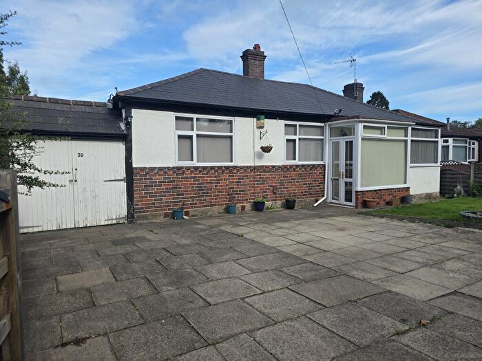 3 Bedroom Detached Bungalow To Rent In Webb Lane, Birmingham, B28