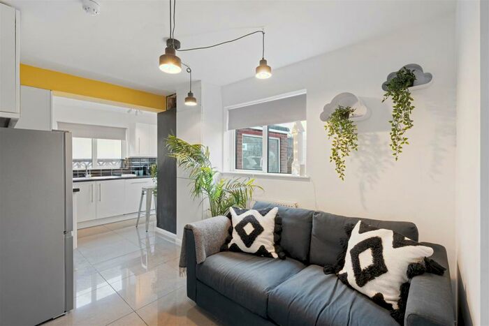 7 Bedroom House To Rent In Bonnington Walk, Bristol, BS7