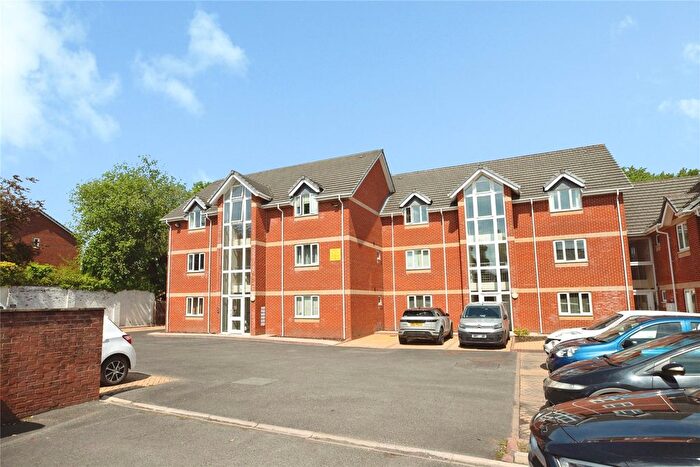 2 Bedroom Flat For Sale In Dale Street, Bury, Greater Manchester, BL8