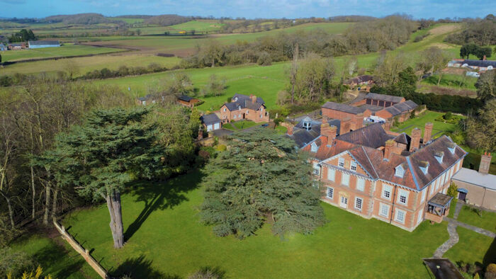 5 Bedroom Detached House For Sale In Stratford Town Centre, Quiet Location With Over Acres, Sq Ft, CV37