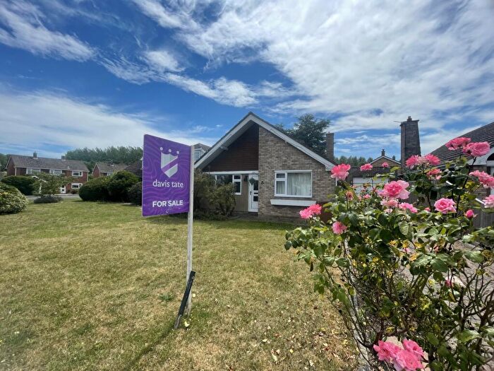 3 Bedroom Bungalow For Sale In Harlington Avenue, Grove, Wantage, Oxfordshire, OX12