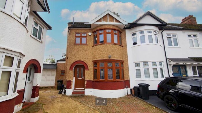 4 Bedroom Terraced House To Rent In Manorway, Woodford Green, IG8