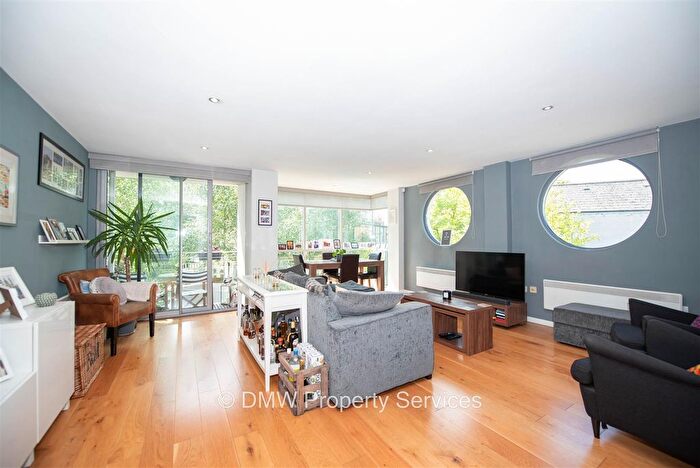 2 Bedroom Flat For Sale In Cranmer Street, Mapperley Park, Nottingham, NG3