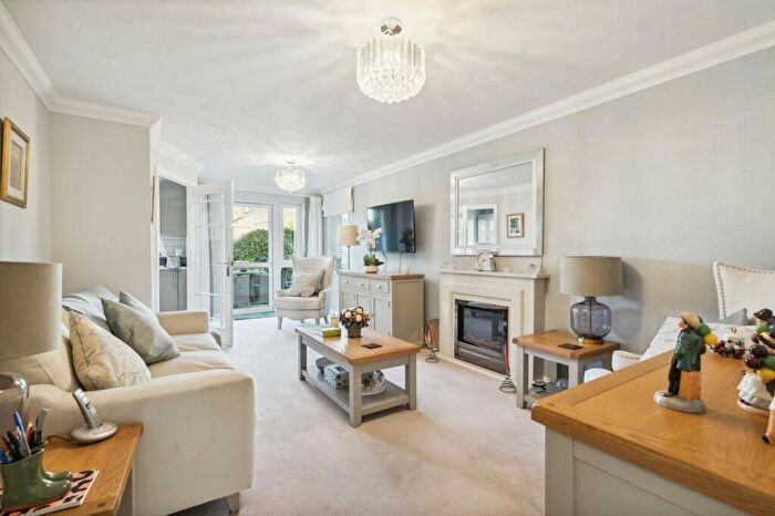 2 Bedroom Retirement Property For Sale In Wratten Road West, Hitchin, SG5